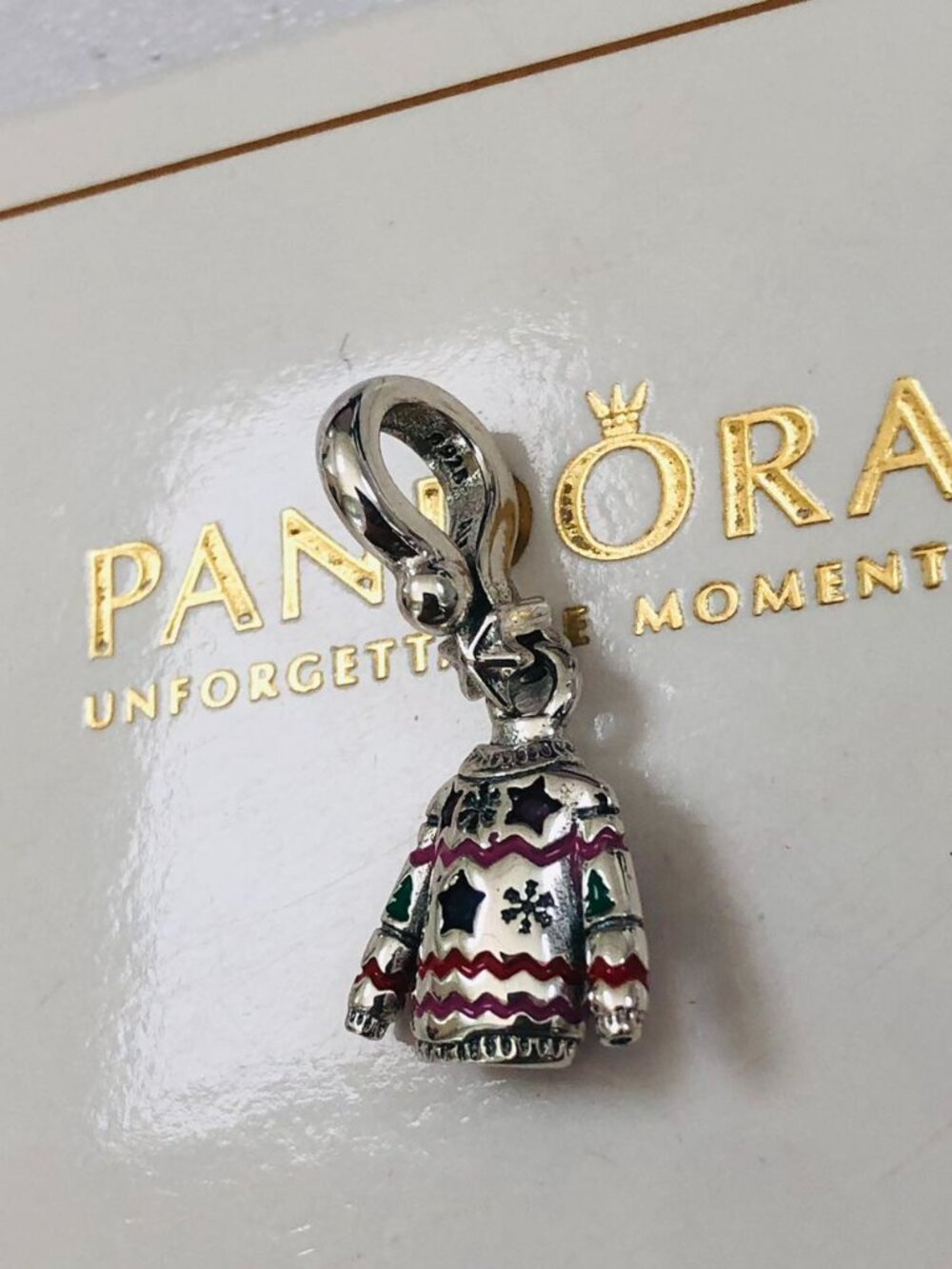 Pandora Christmas Sweater Dangle Charm - Picture 4 of 4